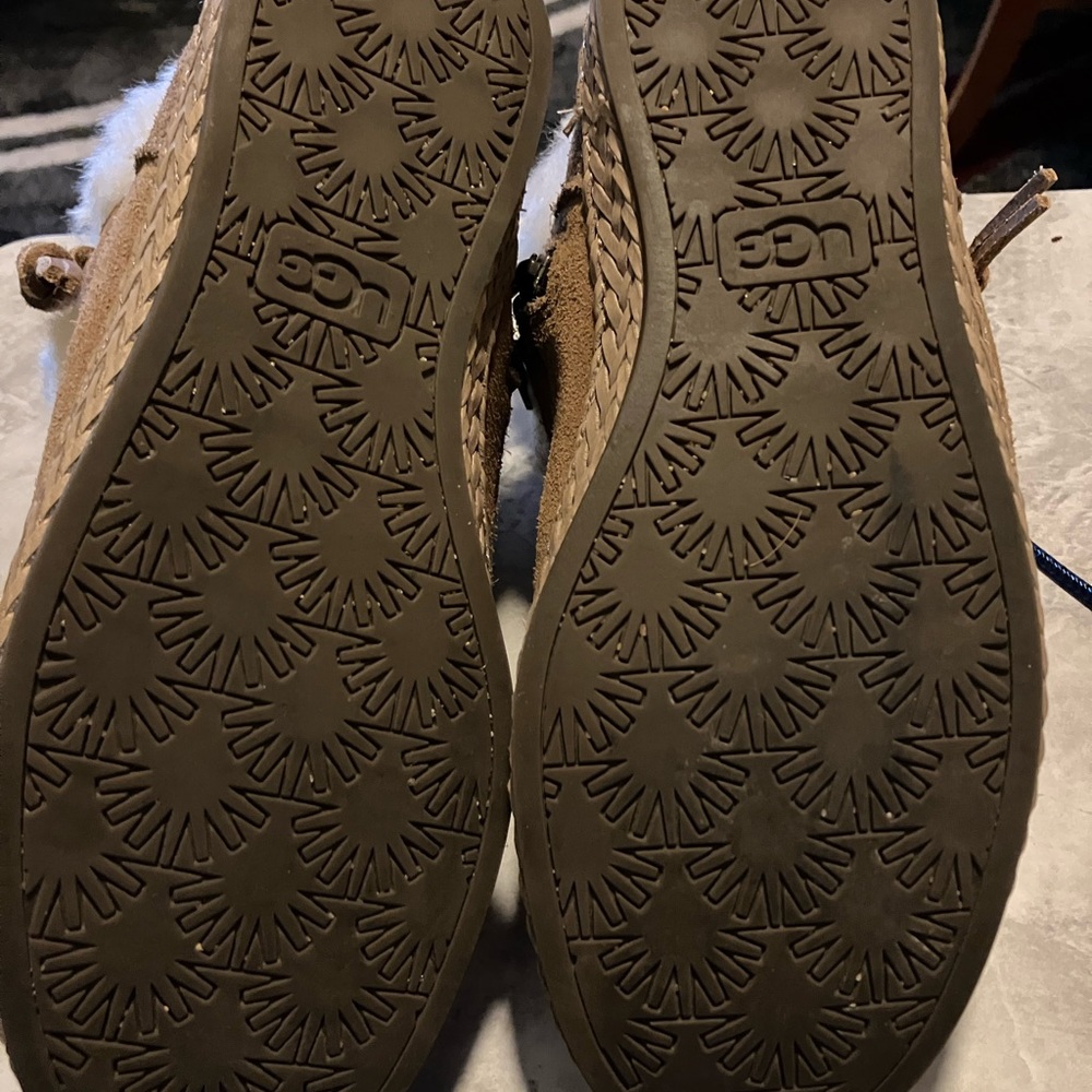Women’s size 7.5 UGG booties gently worn color chestnut